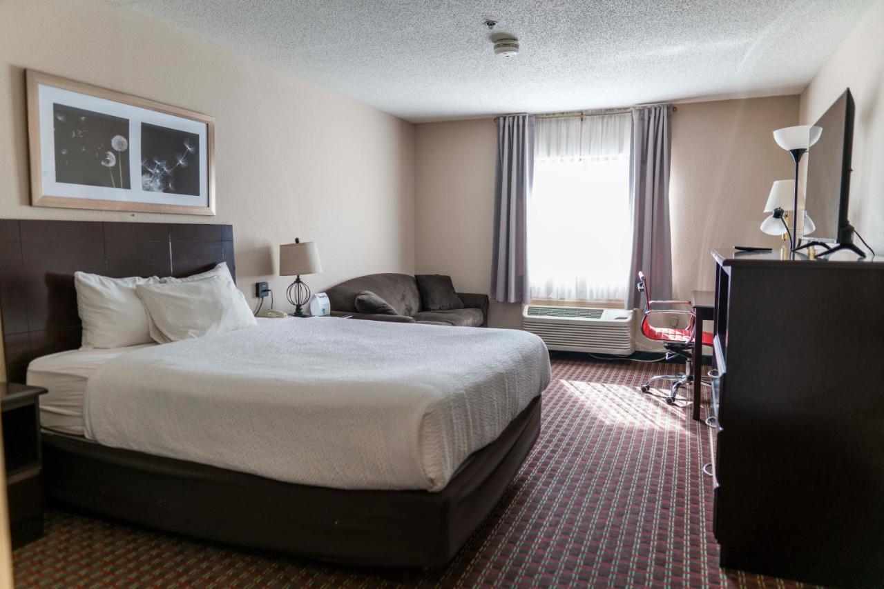 Ramada By Wyndham Tell City Екстериор снимка