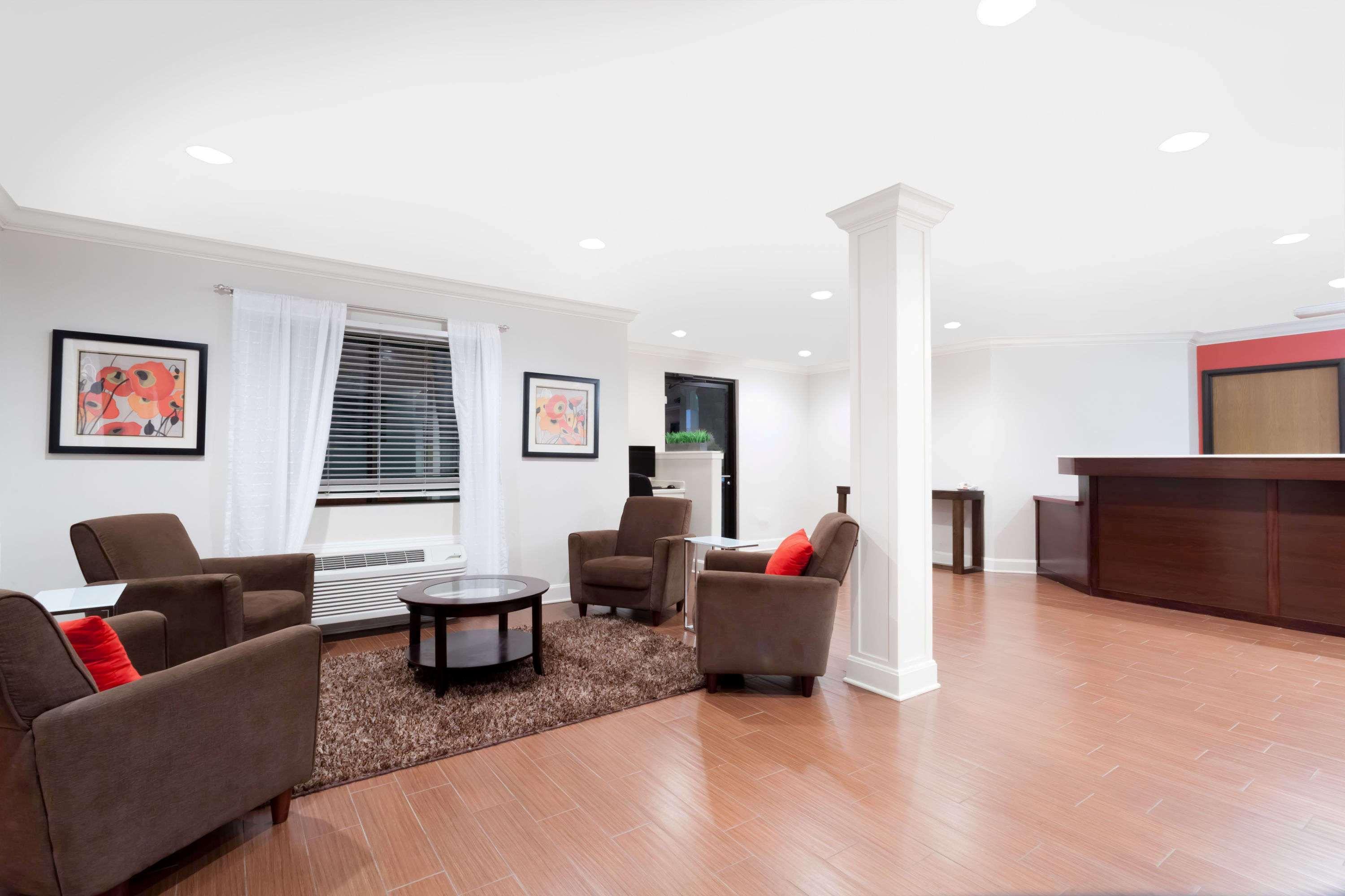 Ramada By Wyndham Tell City Екстериор снимка