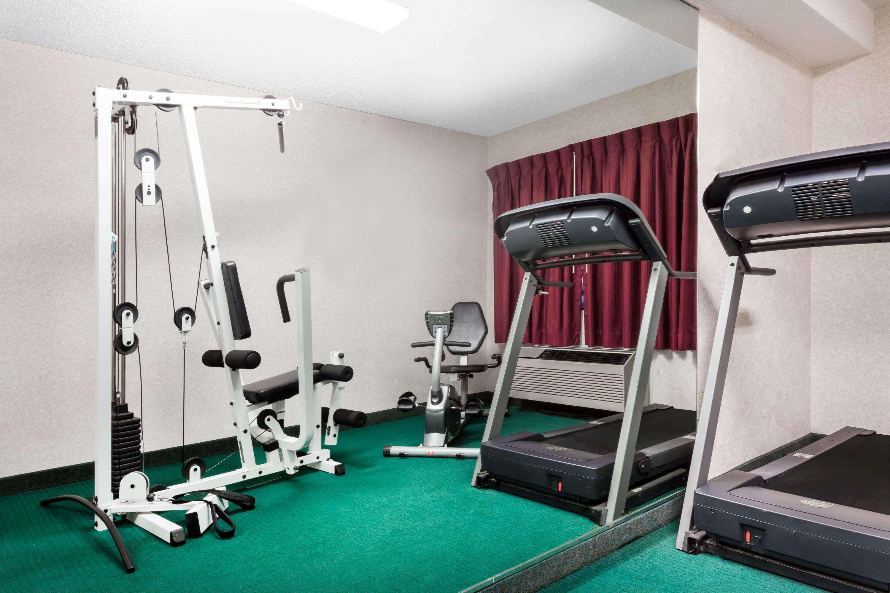 Ramada By Wyndham Tell City Екстериор снимка