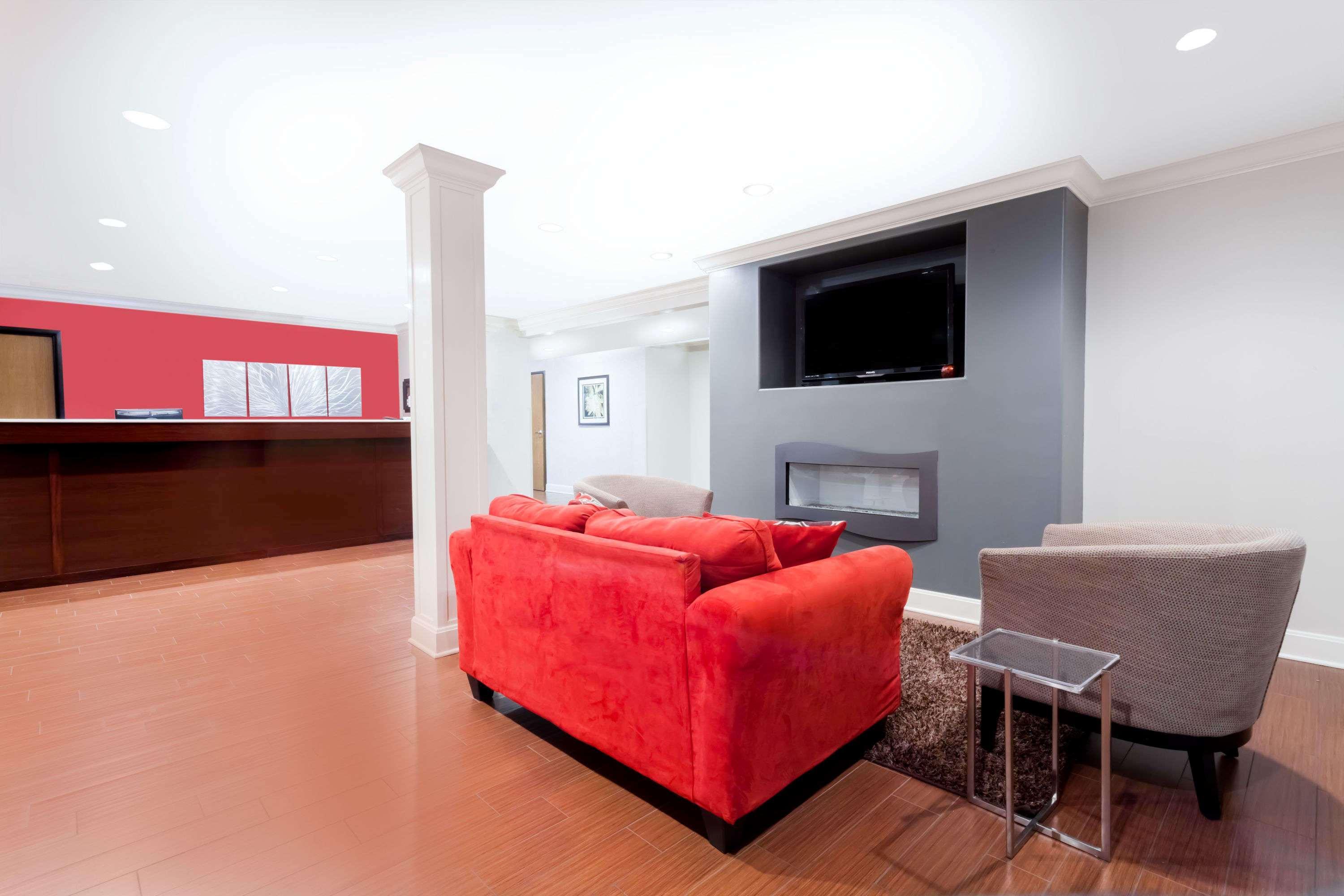 Ramada By Wyndham Tell City Екстериор снимка