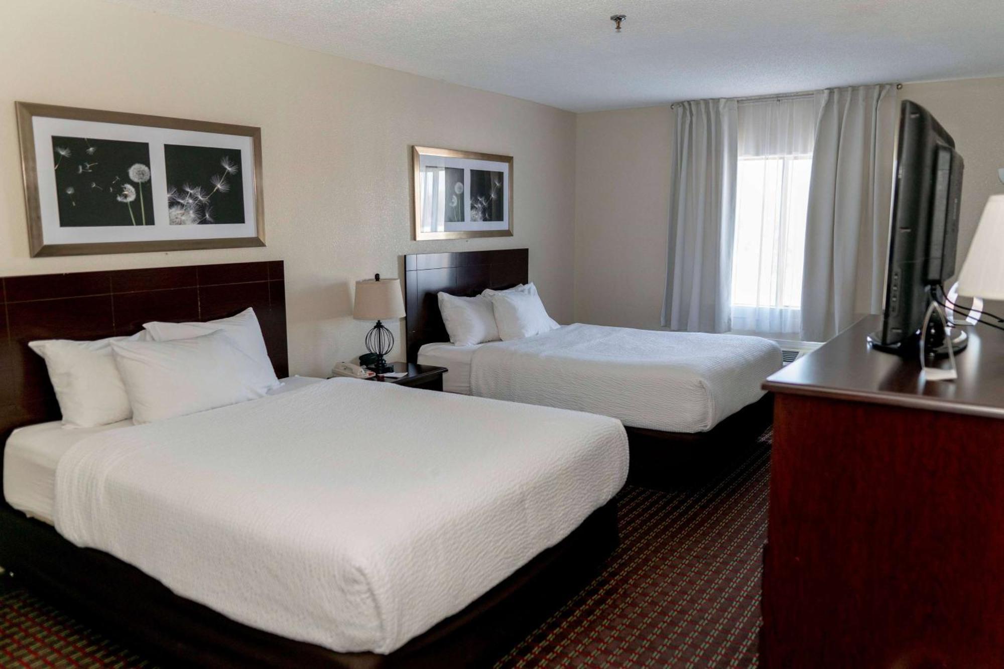Ramada By Wyndham Tell City Екстериор снимка